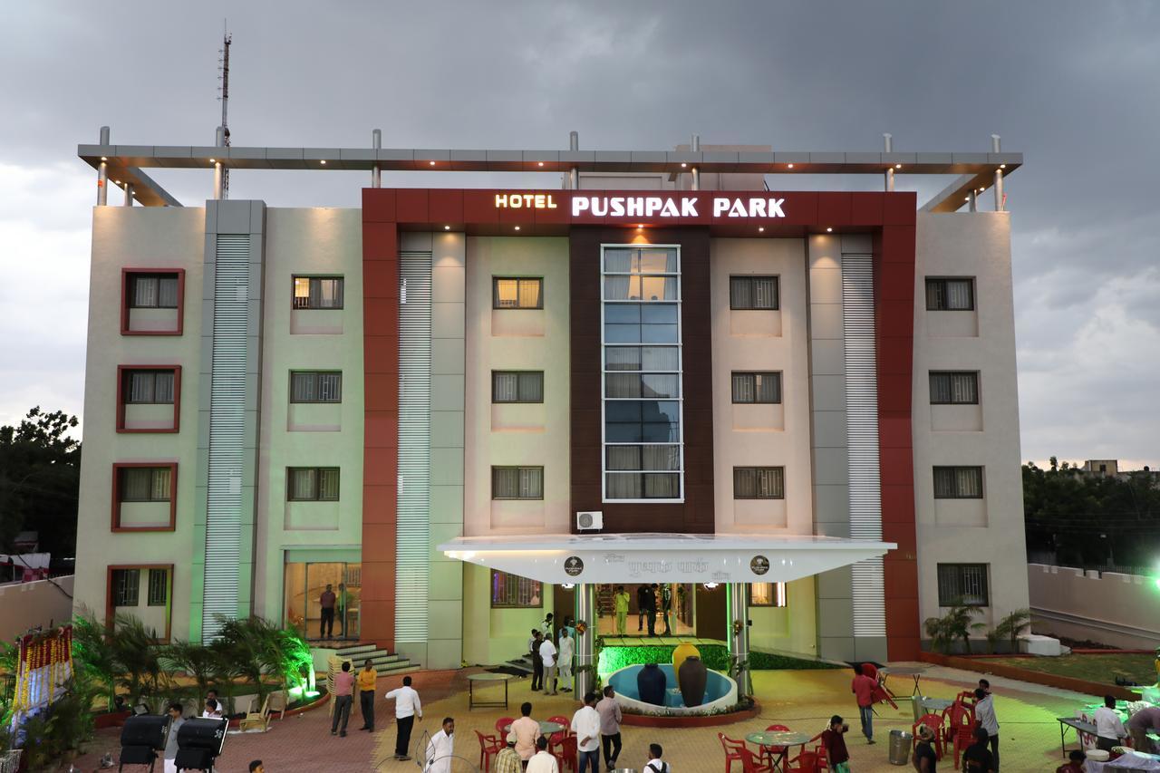 Hotel Pushpak Park Osmanabad Luaran gambar