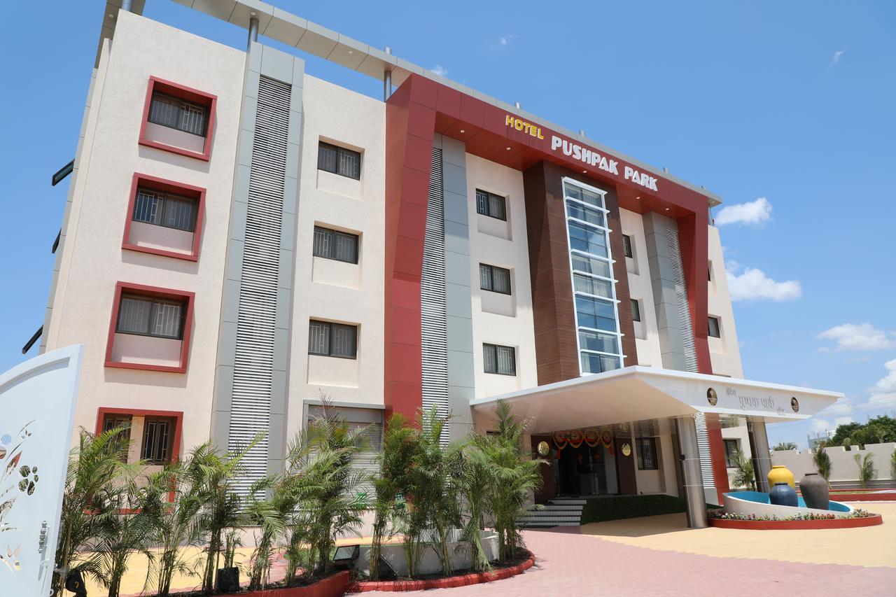 Hotel Pushpak Park Osmanabad Luaran gambar