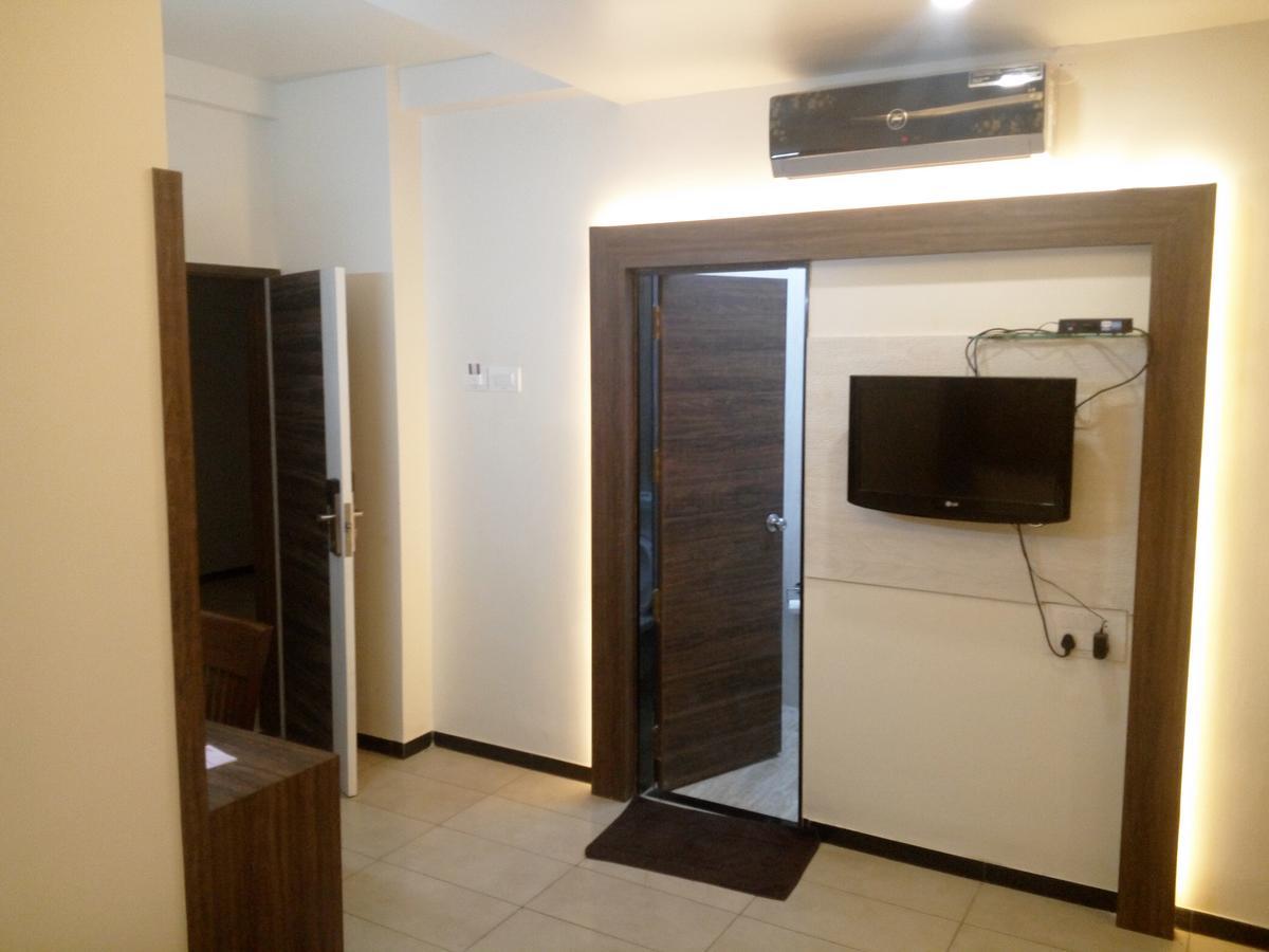 Hotel Pushpak Park Osmanabad Luaran gambar